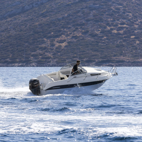 Lancha Day Cruiser com motor de popa - 550 - Drago Boats - open / esportiva / máx. 5 pessoas