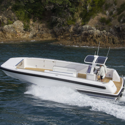 Barco profissional barco de desembarque - TT Garcon - Lloyd Stevenson Boat Builders - com motor de centro hidrojato
