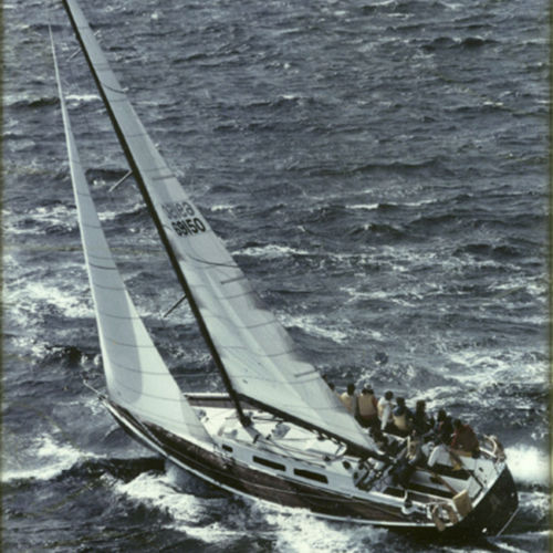 Veleiro de cruzeiro - Teddy Bear - Lloyd Stevenson Boat Builders - com gurupés