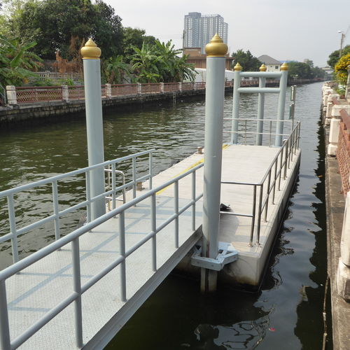 Píer de desembarque - SF MARINA - para ferry / em concreto