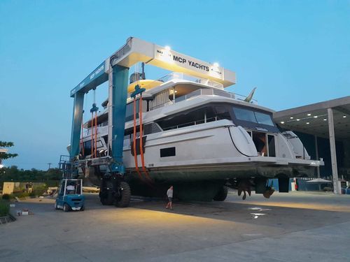 Travel lift controlado remotamente - MBH 250 - CIMOLAI TECHNOLOGY SPA - em forma de U / elétrico / de largura variável