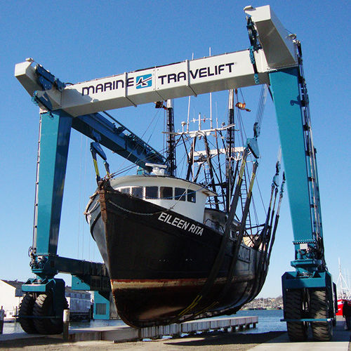 Travel lift controlado remotamente - C series - Marine Travelift, Inc. - com direção em todas as rodas / para cargas pesadas