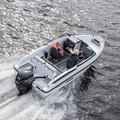 Lancha de proa aberta com motor de popa - 500 BR - Bella Boats Oy - com console dupla / bowrider / open