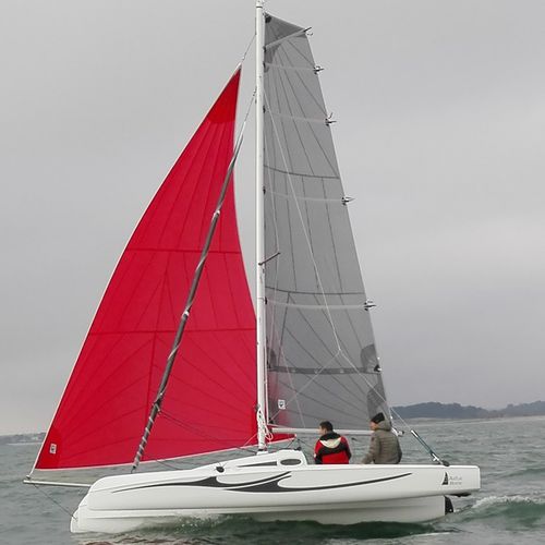Trimarã esportivo - A20.5 - Astusboats