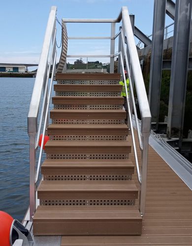 Escada para píer - Ronáutica Quality Marinas SLU - para marina