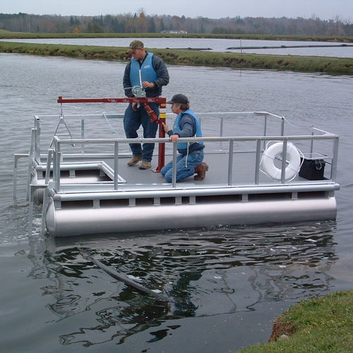 Píer flutuante - Service Barge - AMERICAN PLEASURE PRODUCTS, INC - de trabalho / para marina / em alumínio