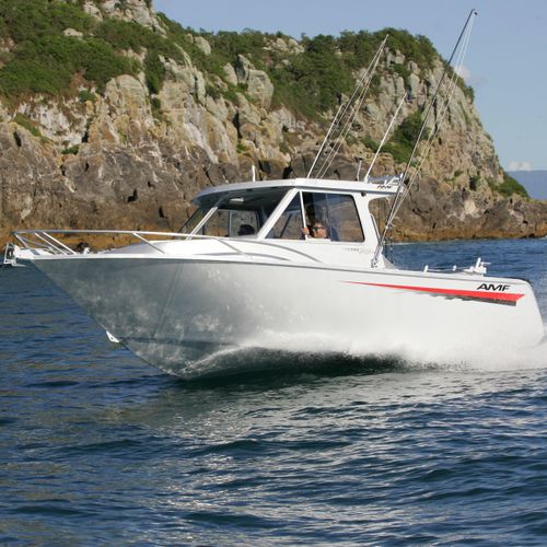 Lancha Cabin Cruiser com motor de popa - 770 Pro - AMF Boat Company - com hard-top / esportiva / de pesca esportiva