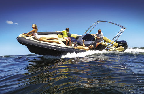 Barco inflável com motor de popa - Z7 HYBRIS LINE - SEALVER - de gasolina / semirrígido / com console central