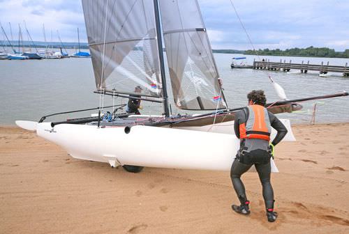Catamarã esportivo de regata - EAGLE 16 - Eagle Catamarans - para dois tripulantes / com dois trapézios / Formula 16