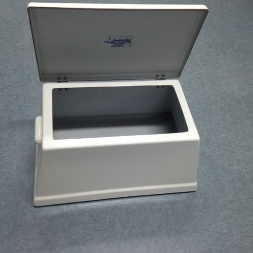 Degrau auxiliar com compartimento de arrumação - cockpit step box - Beachcomber Fiberglass Technology