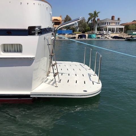 Plataforma de banho - Beachcomber Fiberglass Technology - fixa / para iate / para barco