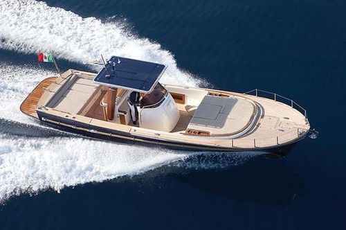 Lancha Express Cruiser com motor de rabeta - RUNABOUT 33 - Cantieri Magazzù - com motor de popa / bimotor / open