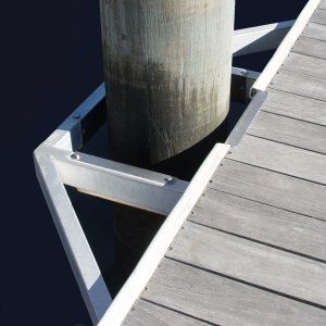 Guia de estaca para píer - Marina Dock Systems