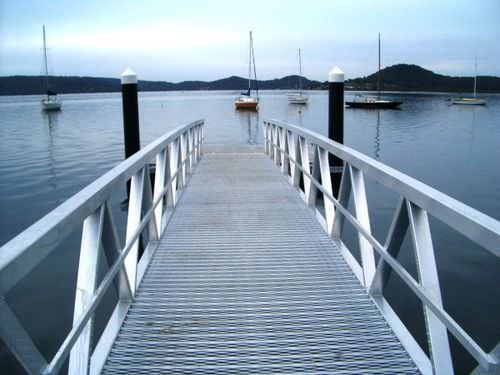 Trapiche flutuante - COMMERCIAL - Marina Dock Systems