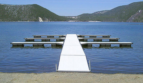 Píer flutuante - Hewitt Boats Lifts and Docks - de atracação / para marina / em alumínio
