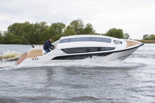 Lancha Cabin Cruiser com motor de centro - LIMOUSINE 9 M AFT HELM STATION - Yachtwerft Meyer - bimotor / open / máx. 12 pessoas