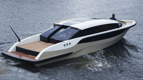 Lancha Express Cruiser com motor de rabeta - LIMOUSINE 10,5 M - Yachtwerft Meyer - bimotor / open / com console central