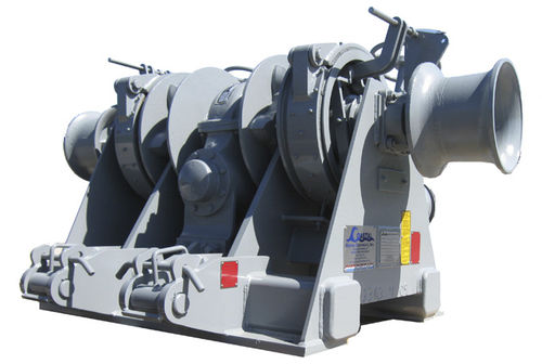 Molinete hidráulico - W10031 / W10033 - Coastal Marine Equipment Inc - para navio / horizontal / a instalar no convés