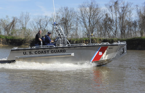 Barco profissional barco-patrulha - 23 COURAGEOUS - Metal Shark Aluminum Boats - com motor de centro / em alumínio