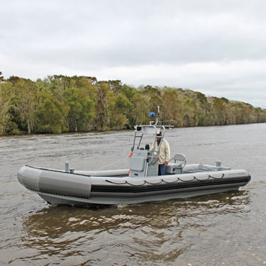 Barco profissional barco-patrulha - 7M  - Metal Shark Aluminum Boats - com motor de centro / a diesel / em alumínio