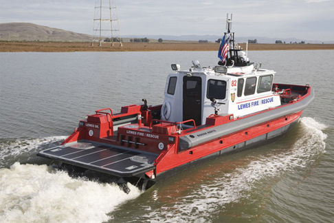 Barco profissional barco salva-vidas - M1 - 44' - Moose Boats, Inc. - barco de combate a incêndio / catamarã / com motor de centro hidrojato
