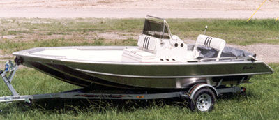 Bay boat com motor de popa - 1872-CC - Scully's Aluminum Boats - com console central / de pesca esportiva / em alumínio