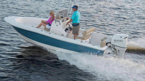 Lancha de console central com motor de popa - Sportfish 180 - PIONEER BOATS - de pesca esportiva / máx. 6 pessoas / com solário