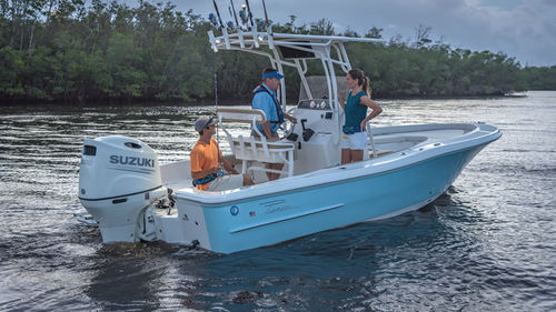 Lancha de console central com motor de popa - Bay Sport220 - PIONEER BOATS - com console lateral / de pesca esportiva / máx. 8 pessoas