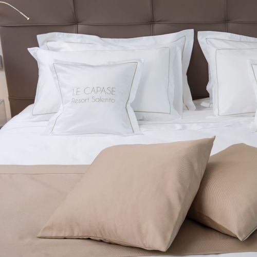 Roupa de cama por medida - Plain Cotton Sateen - White colour - Capitani Luxury on Board