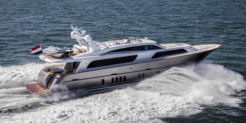 Iate a motor de charter - NICOSTASIA - Van der Valk Shipyard - com flybridge / com casa de leme elevada / 5 cabines