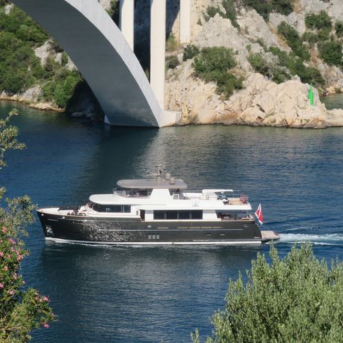 Iate a motor de cruzeiro - SEAWOLF - Van der Valk Shipyard - trawler / com flybridge / com casa do leme