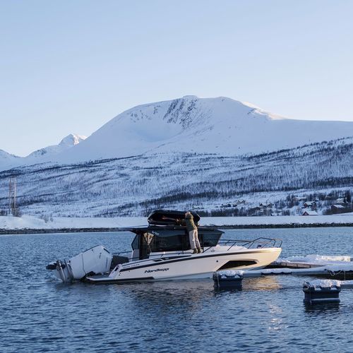 Lancha Cabin Cruiser com motor de popa - Coupe 905 V12 - Nordkapp Boats - bimotor / com casa do leme / máx. 9 pessoas
