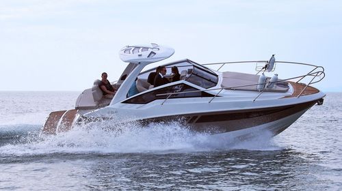 Lancha Cabin Cruiser com motor de centro - 28 SC - Cobrey Yachts - open / esportiva / máx. 8 pessoas