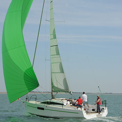 Veleiro de cruzeiro oceânico - RM970+ - RM Yachts - com gurupés / com duas rodas de leme