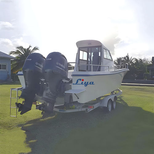 Lancha de console central com motor de popa - FRP30F-N - Qingdao Lian Ya Boat Co.,Ltd. - bimotor / com cockpit fechado / esportiva