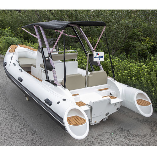 Barco inflável com motor de popa - RIB520 - Qingdao Lian Ya Boat Co.,Ltd. - de gasolina / com casco rígido / com console central