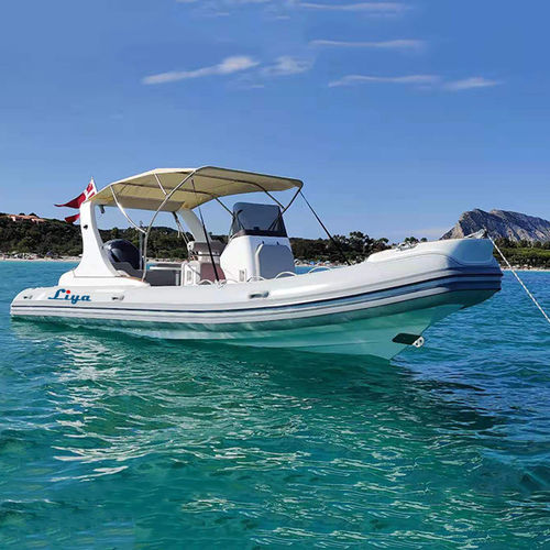 Barco inflável com motor de popa - HYP660 - Qingdao Lian Ya Boat Co.,Ltd. - de gasolina / semirrígido / com console central
