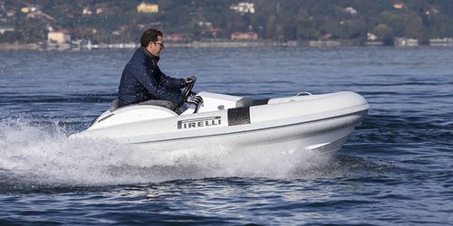 Barco inflável com hidrojato - J29  - PIRELLI | TecnoRib - de gasolina / de casco rígido (RIB) / com console central