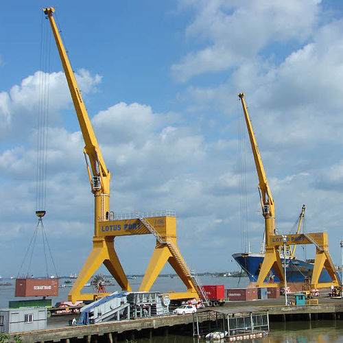 Guindaste portuário - TCC Series - Liebherr-International Deutschland - com trilho / com lança elevatória