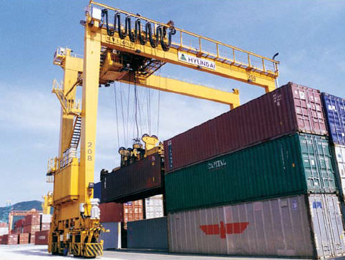 Guindaste empilhador de contêineres de rodas - 40 LT - Hyundai Samho Crane Division