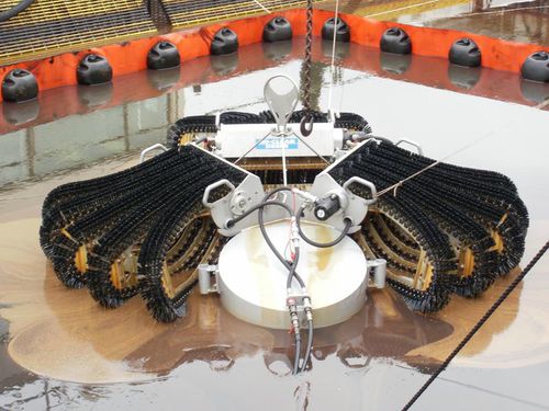 Skimmer de hidrocarbonetos com escovas múltiplas - Giant Octopus - Desmi