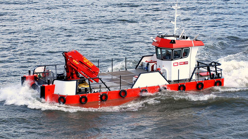 Barco profissional barco de trabalho - DMC 1450 - Royal IHC - com motor de centro