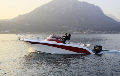 Lancha Cabin Cruiser com motor de popa - Taurus 9.20 - CLEAR - bimotor / open / máx. 12 pessoas