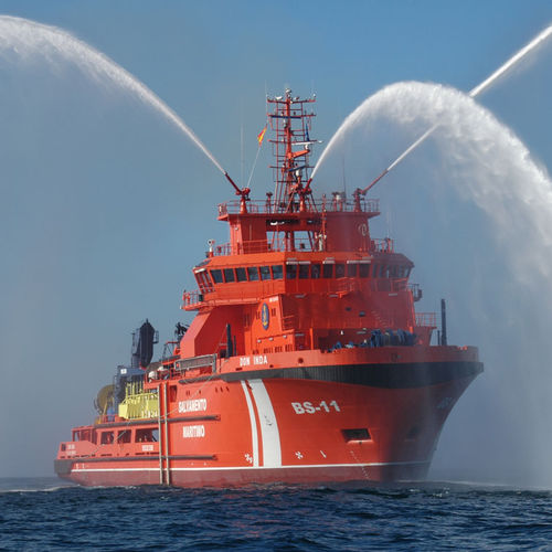 Navio polivalente de combate à poluição - DON INDA - Astilleros Zamakona