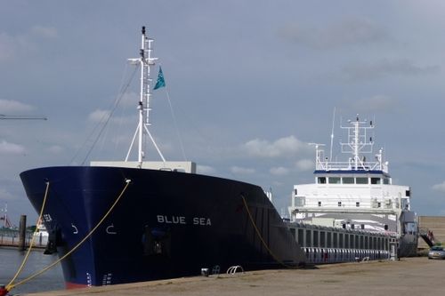 Navio de carga minigraneleiro - mv Blue Sea - Barkmeijer Stroobos BV