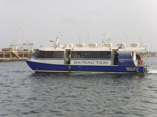 Barco profissional táxi aquático - 14 - Estaleiros Navais de Peniche - barco para transporte de tripulação / barco de serviço / trimarã