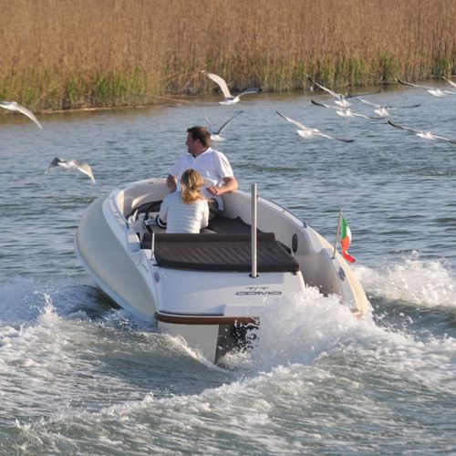 Barco inflável com hidrojato - 650 - Naumatec - de rabeta / a diesel / semirrígido