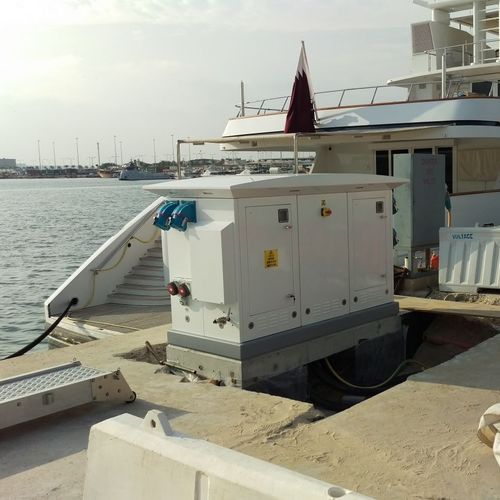 Torre com iluminação embutida - ECLIPSE RANGE - Marina & Holiday Park Solutions Ltd - RMCS - de distribuição elétrica / para píer / em aço inoxidável