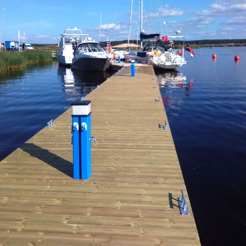 Torre com iluminação embutida - ORIGINAL - Marina & Holiday Park Solutions Ltd - RMCS - de distribuição elétrica / de distribuição de água / para píer