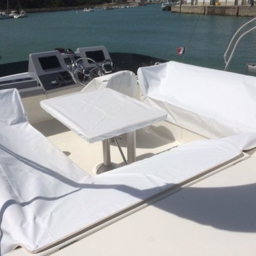 Capa de proteção para barco - Swift Trawler 41 Fly - TTOP Nautic - para mesa de cockpit / em PVC / cinza